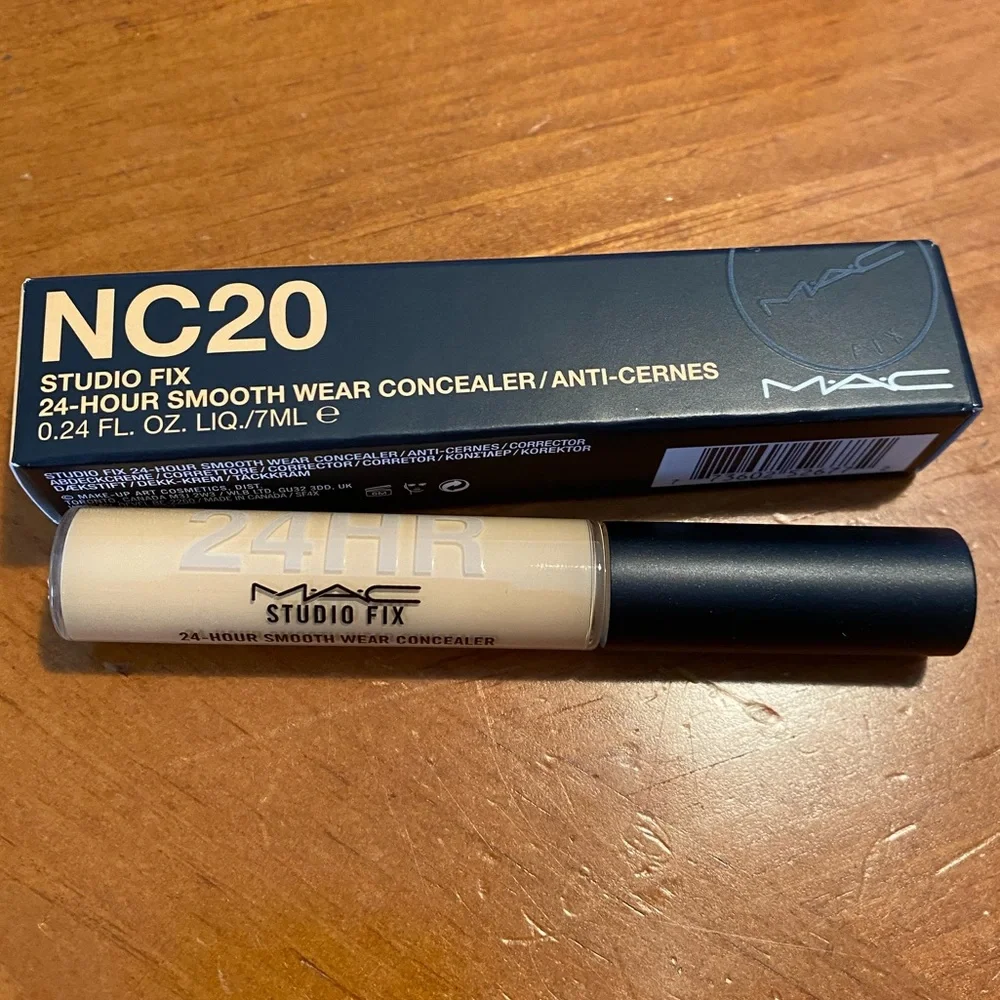 MAC Studio Fix 24-Hour Smooth Wear Concealer NC20